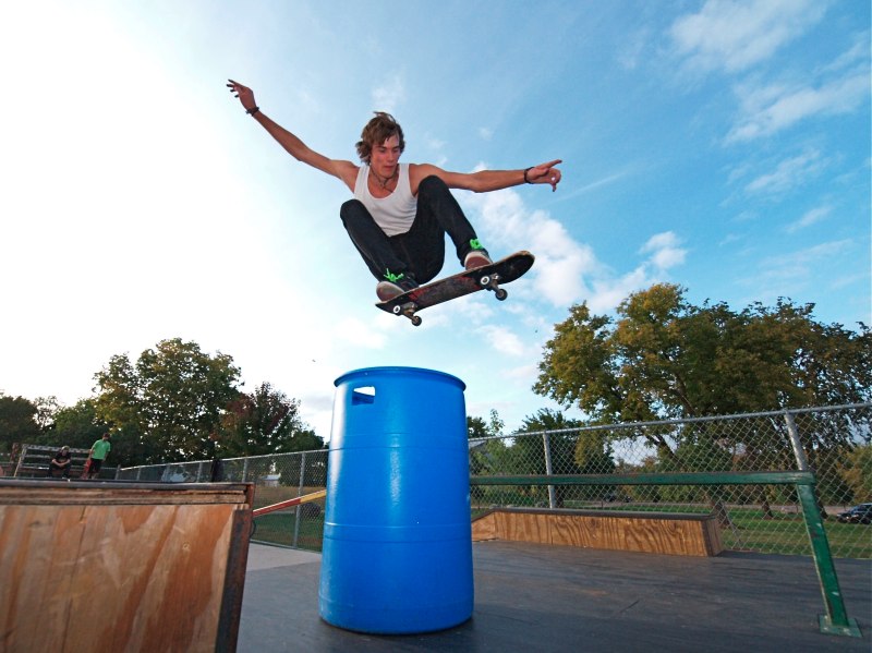 20080927_HutchinsonSkate_069.jpgw800h599