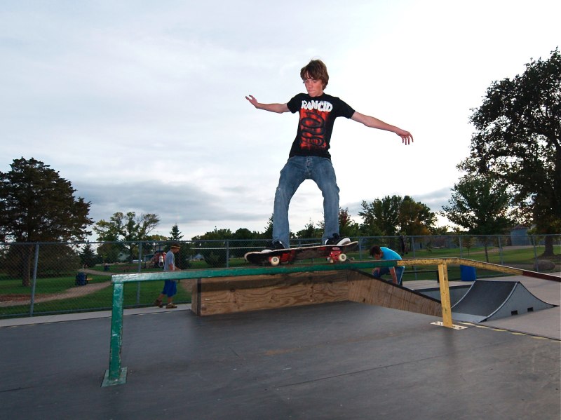 20080927_HutchinsonSkate_051.jpgw800h599