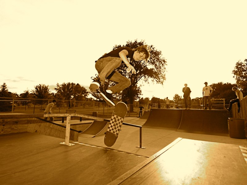 20080927_HutchinsonSkate_058.jpgw800h599