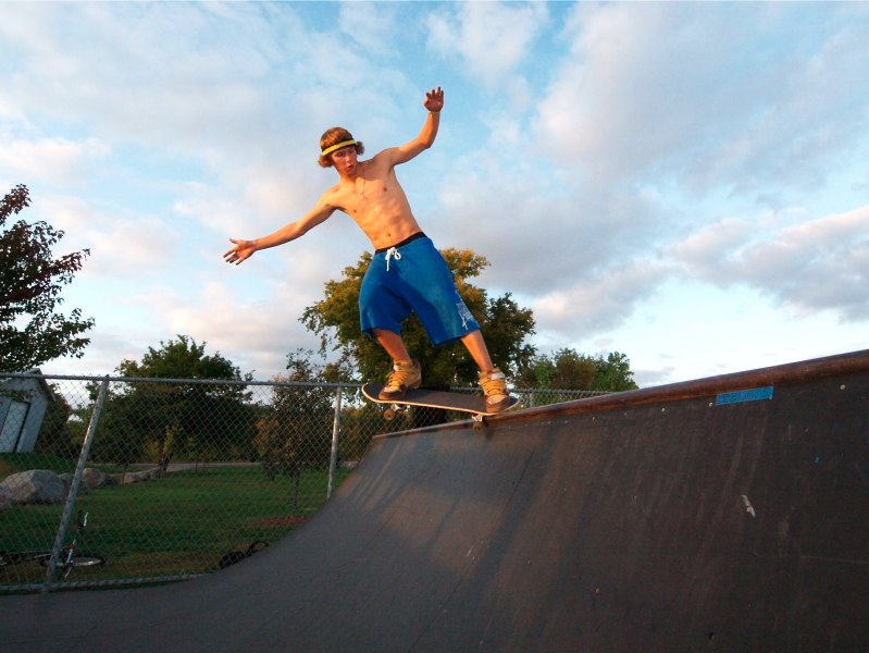 20080927_HutchinsonSkate_106.jpgw799h600